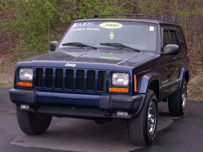 2000 Jeep Cherokee Sport Speaker Size